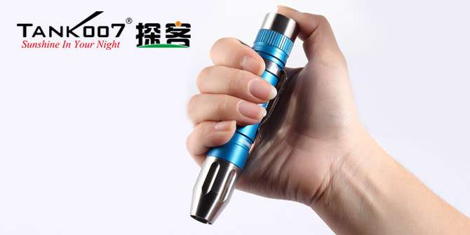 新手收藏家必用珠寶玉石鑒定工具——TANK007照玉手電筒！
